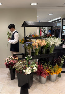 Bouquet Wrapping and Floral Bar at Massimo Dutti's Liat Tower for Valentine's Day 2023