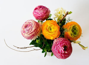What Flowers Go Well With Ranunculus? Find Out Here